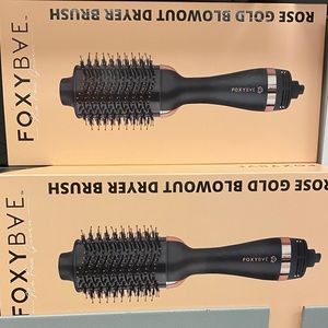 Foxybae blow dry brush